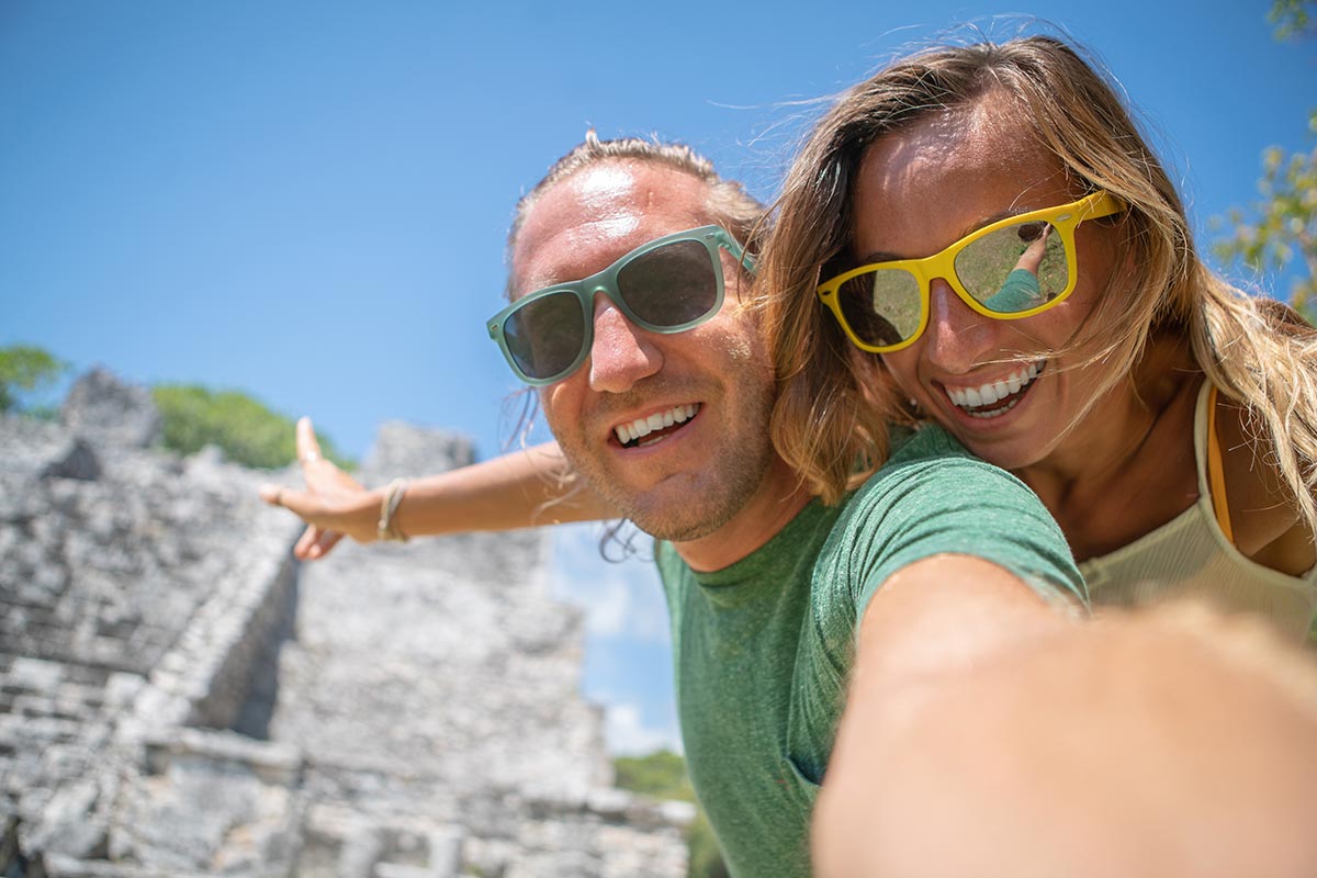 Pareja feliz en Cancún