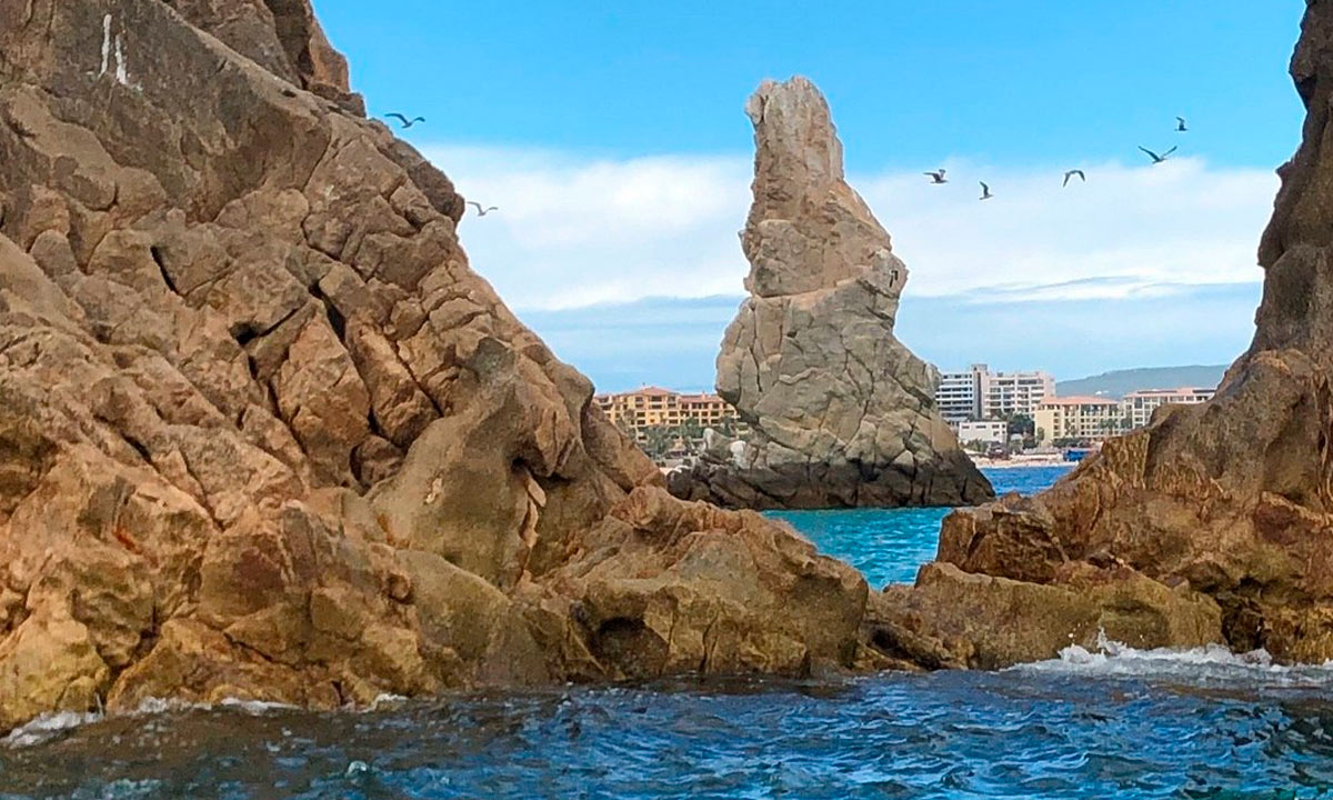 pelican-rock-los-cabos