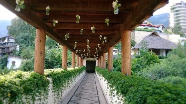 garza_blanca_bodas_flores_puente