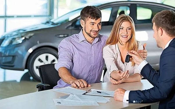 Requisitos para Legalizar autos americanos parejas comprando carro