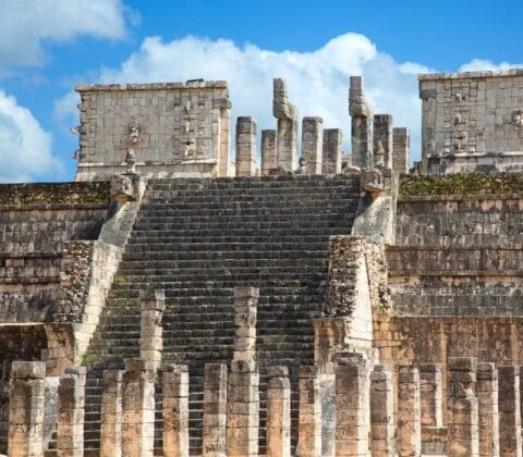 chichén itzá piramide maya - excursiones de un día desde las ruinas de Mérida - excursiones de un día desde Mérida