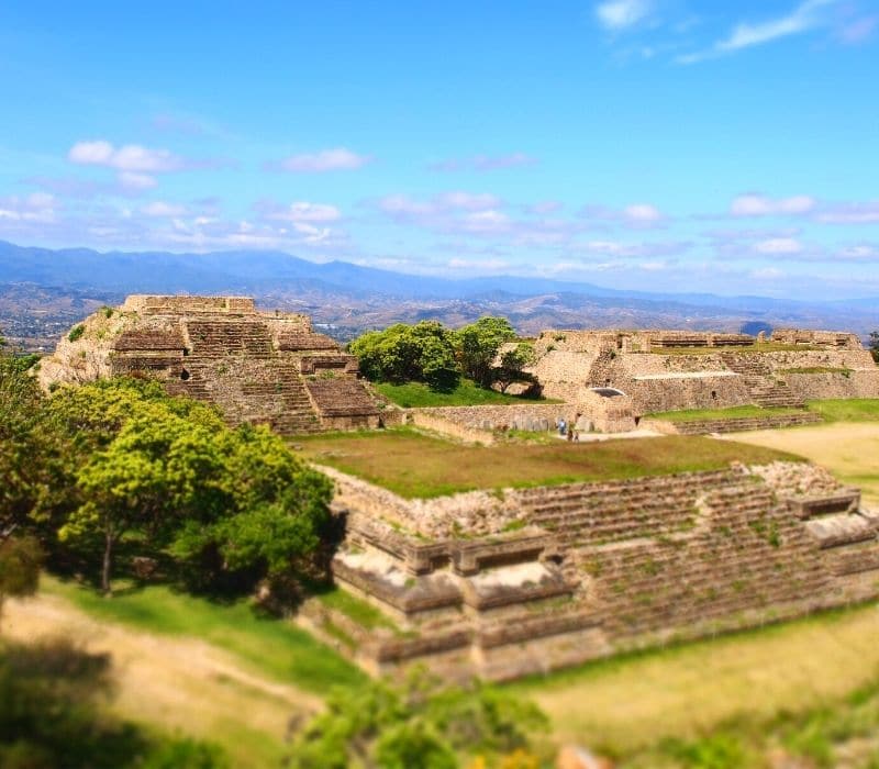 pirámides de monte albán oaxaca de viaje méxico