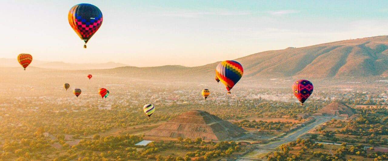 recorrido en globo aerostático por las ruinas de Teotihuacán