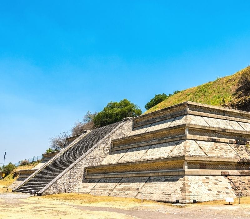 gran piramide de cholula ruinas del templo mayor en la ciudad de mexico | las mejores piramides de mexico