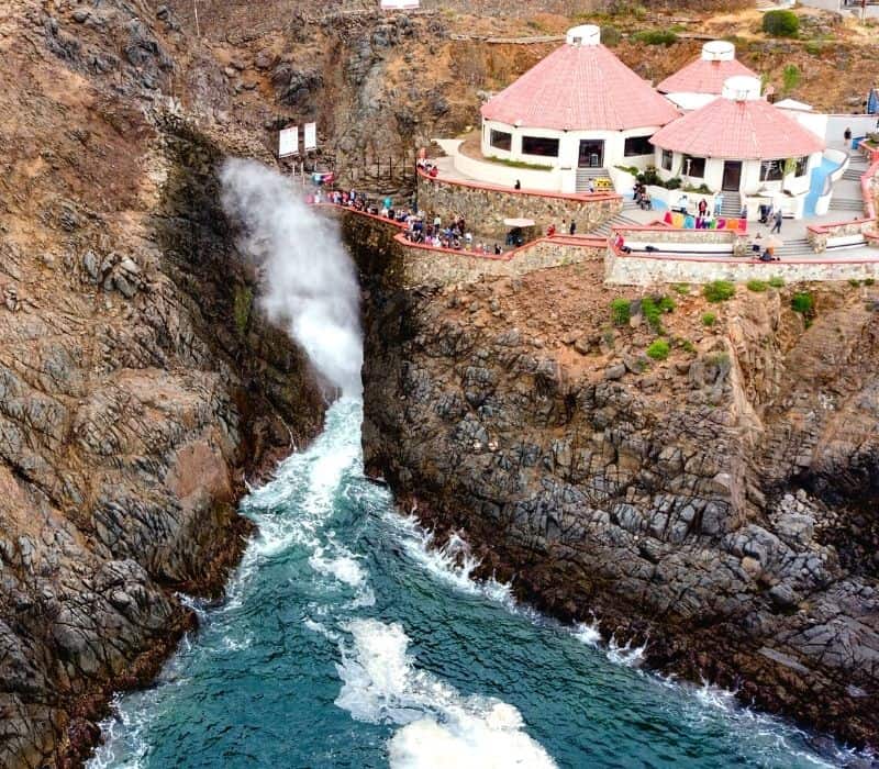 acantilado en La Bufadora, Ensenada