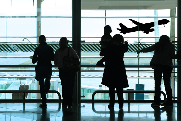 gente en el aeropuerto