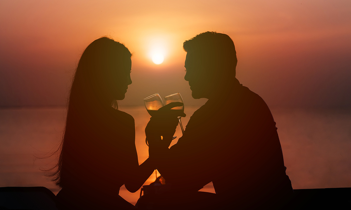 pareja en luna de miel en Cancún